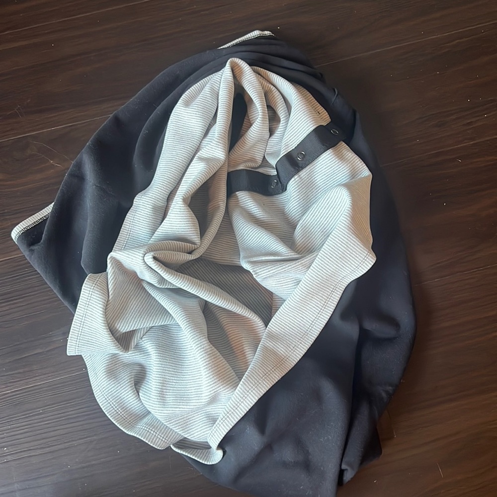 Lululemon circle scarf
